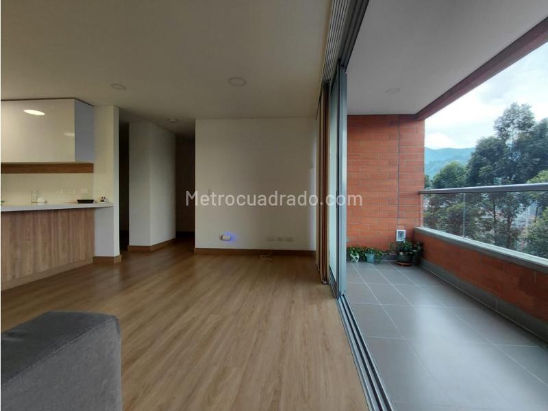 Apartamento moderno de 3 alcobas en Loma de las Brujas - 8