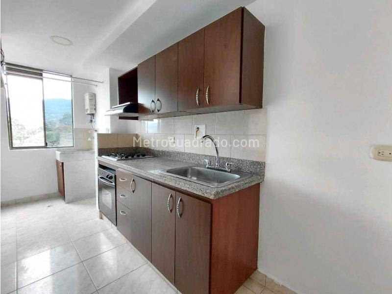 3BR Apartment in Las Flores (76 m²) - 2
