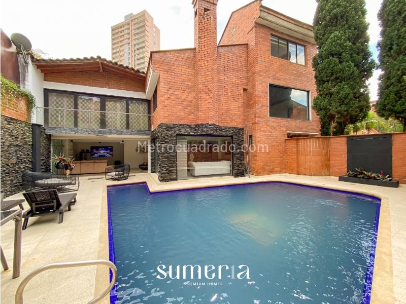 Casa Colonial con Piscina en El Poblado - 3