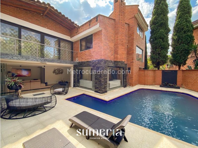 Casa Colonial con Piscina en El Poblado - 4