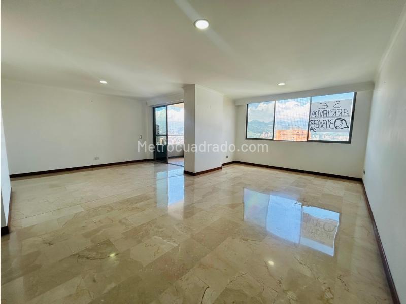 Luxury 3BR Apartment with Private Bathrooms in Los Balsos - 5