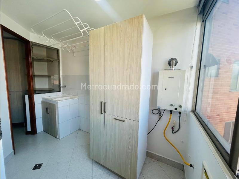 Luxury 3BR Apartment with Private Bathrooms in Los Balsos - 7