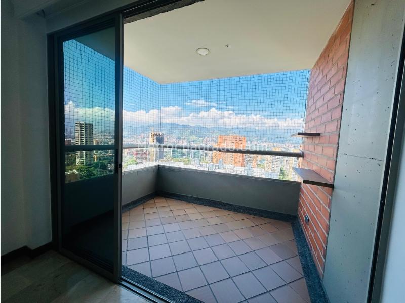 Luxury 3BR Apartment with Private Bathrooms in Los Balsos - 8