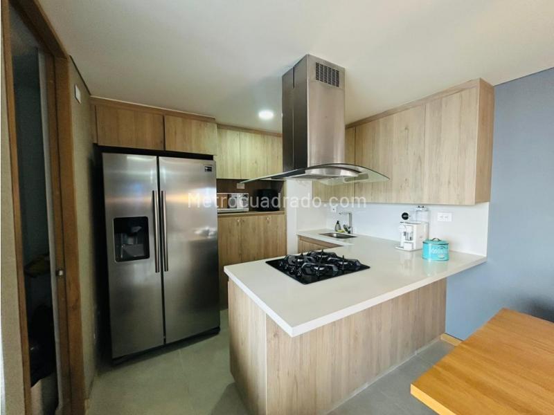 Apartamento Moderno de 2 Alcobas con Excelente Vista en Las Palmas - 4