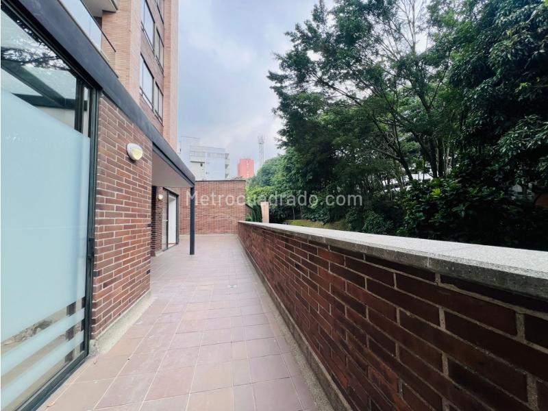 Apartamento Amplio de 5 Alcobas con Terraza en San Lucas - 9