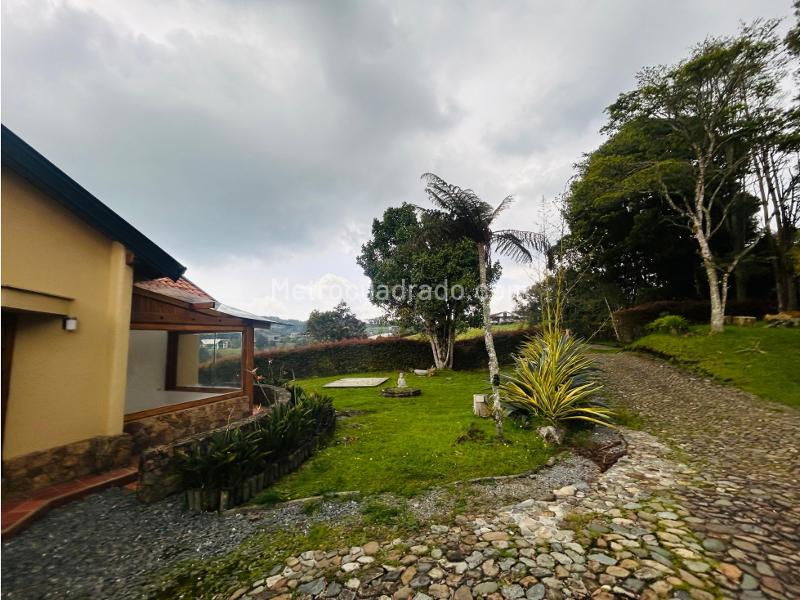 Casa Campestre Rústica de 5 Alcobas en Alto de Palmas - 4