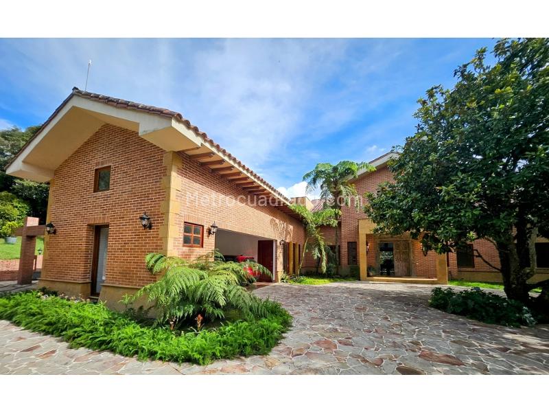 Casa Campestre de 5 Alcobas en Alto de Las Palmas