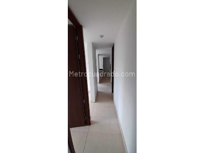 Apartamento de 3 alcobas en venta en Amazonia, Bello, 60 m² · foto 4 de 11
