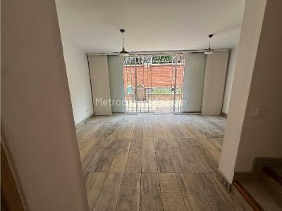 Casa de 3 alcobas en venta en Belen La Mota, Medellín, 113 m² · foto 4 de 19