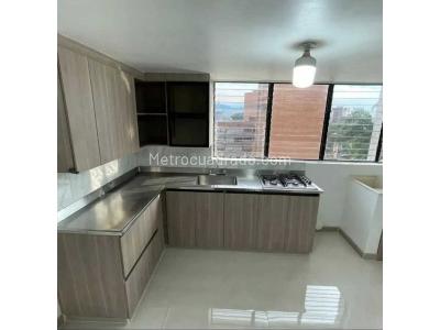 Apartamento de 4 alcobas en venta en Laureles, Medellín, 139 m² · foto 4 de 14