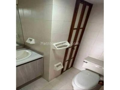 Apartamento de 4 alcobas en venta en Laureles, Medellín, 139 m² · foto 12 de 14