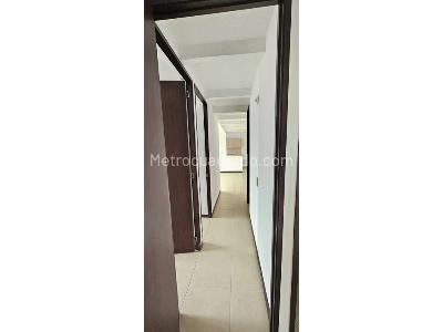 Apartamento de 3 alcobas en venta en Calasanz Parte Baja, Medellín, 69 m² · foto 6 de 11