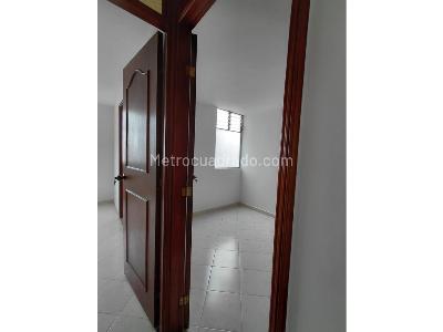 Apartamento de 3 alcobas en venta en Boston, Medellín, 61 m² · foto 8 de 13