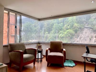 Apartamento de 3 alcobas en venta en El Refugio Chico, Bogotá, 133 m² · foto 6 de 15