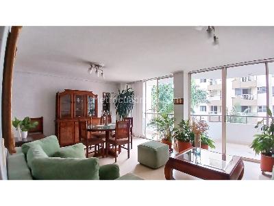 Apartamento de 3 alcobas en venta en Laureles, Medellín, 145 m² · foto 2 de 17
