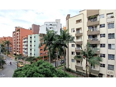Apartamento de 3 alcobas en venta en Laureles, Medellín, 145 m² · foto 6 de 17
