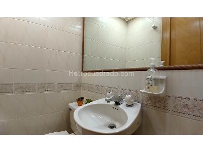Apartamento de 3 alcobas en venta en Laureles, Medellín, 145 m² · foto 7 de 17