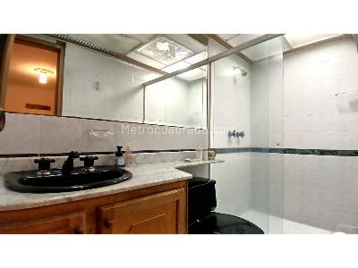 Apartamento de 3 alcobas en venta en Laureles, Medellín, 145 m² · foto 15 de 17