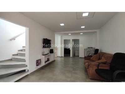 Casa de 3 alcobas en venta en Belen La Mota, Medellín, 225 m² · foto 14 de 19