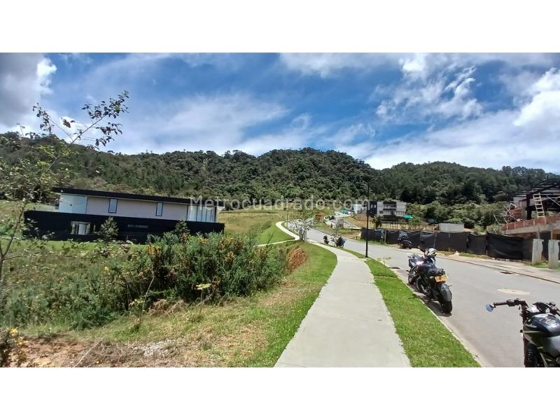 Lote en Venta, Altos Del Escobero, Envigado - Más