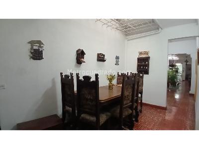 Casa de 5 alcobas en venta en Manrique Central, Medellín, 240 m² · foto 4 de 20