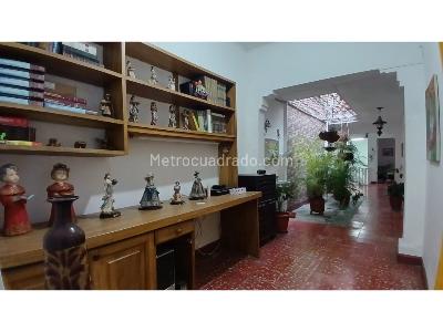 Casa de 5 alcobas en venta en Manrique Central, Medellín, 240 m² · foto 8 de 20