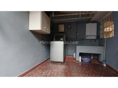 Casa de 5 alcobas en venta en Manrique Central, Medellín, 240 m² · foto 12 de 20