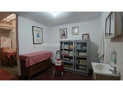Casa de 5 alcobas en venta en Manrique Central, Medellín, 240 m² · foto 13 de 20