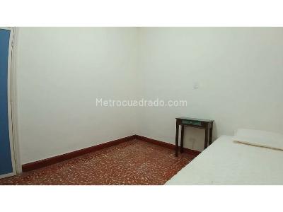 Casa de 5 alcobas en venta en Manrique Central, Medellín, 240 m² · foto 15 de 20