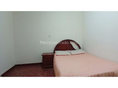 Casa de 5 alcobas en venta en Manrique Central, Medellín, 240 m² · foto 18 de 20