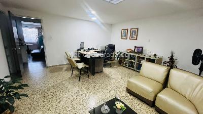 Casa de 5 alcobas en venta en San Vicente, Cali, 290 m² · foto 2 de 13