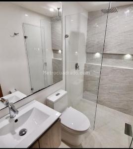 Apartamento de 2 alcobas en venta en Chico Norte, Bogotá, 78 m² · foto 10 de 11