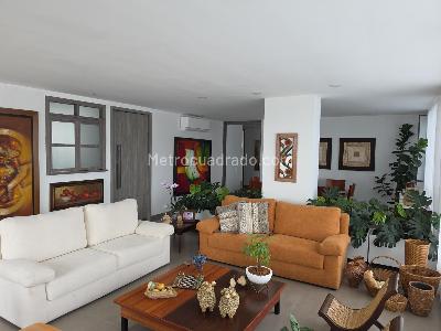 Apartamento de 4 alcobas en venta en Arboledas, Cali, 224 m² · foto 2 de 10