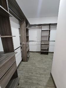Apartamento de 4 alcobas en venta en Arboledas, Cali, 224 m² · foto 8 de 10