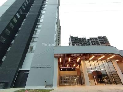 Apartamento de 3 alcobas en venta en Riofrio Floridablanca, Floridablanca, 92 m² · foto 2 de 15