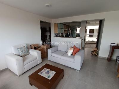 Apartamento de 3 alcobas en venta en Jardines Campestre, Floridablanca, 81 m² · foto 8 de 18