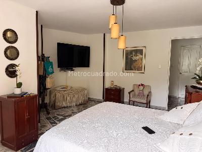 Apartamento en venta en Prados Del Norte, Cali · foto 5 de 13