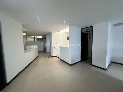 Casa de 3 alcobas en venta en Avenida Bolivar, Armenia, 196 m² · foto 2 de 17