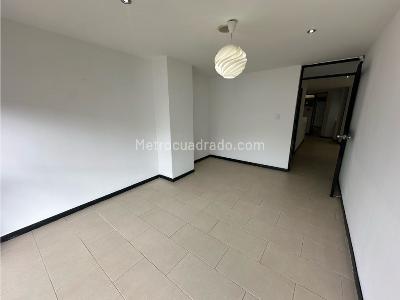 Casa de 3 alcobas en venta en Avenida Bolivar, Armenia, 196 m² · foto 3 de 17