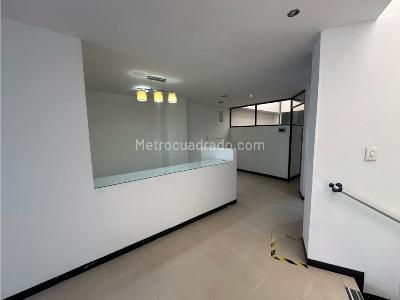 Casa de 3 alcobas en venta en Avenida Bolivar, Armenia, 196 m² · foto 4 de 17