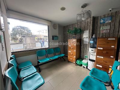 Casa de 3 alcobas en venta en Avenida Bolivar, Armenia, 196 m² · foto 14 de 17