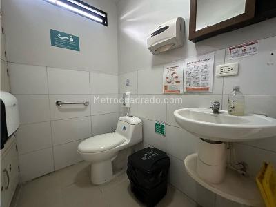 Casa de 3 alcobas en venta en Avenida Bolivar, Armenia, 196 m² · foto 16 de 17