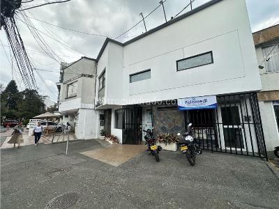 Casa de 3 alcobas en venta en Avenida Bolivar, Armenia, 196 m² · foto 17 de 17