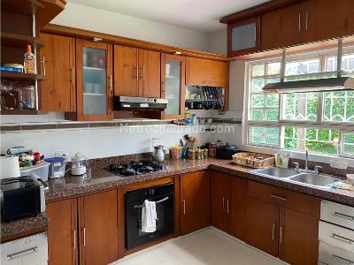 Casa de 5 alcobas en venta en Via Aeropuerto Internacional El Eden, Armenia, 1000 m² · foto 4 de 16