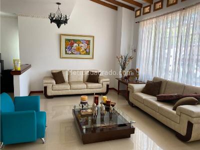 Casa de 5 alcobas en venta en Via Aeropuerto Internacional El Eden, Armenia, 1000 m² · foto 5 de 16