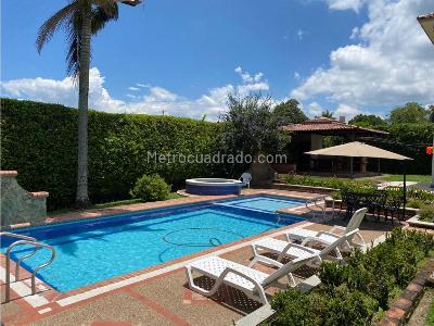 Casa de 5 alcobas en venta en Via Aeropuerto Internacional El Eden, Armenia, 1000 m² · foto 7 de 16