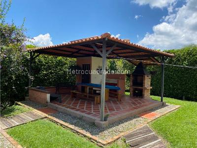 Casa de 5 alcobas en venta en Via Aeropuerto Internacional El Eden, Armenia, 1000 m² · foto 10 de 16