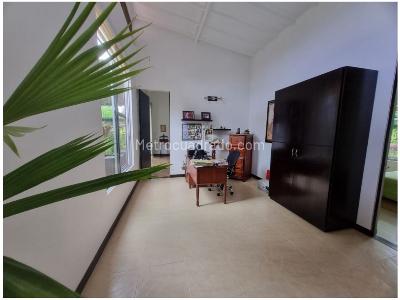 Casa de 3 alcobas en venta en Via Aeropuerto Internacional El Eden, Armenia, 2000 m² · foto 14 de 20