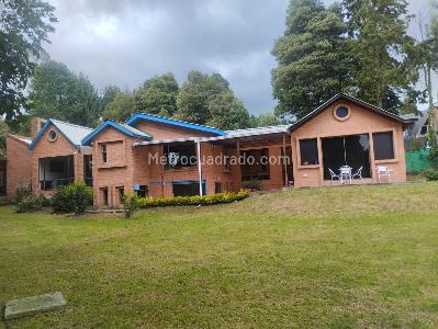 Casa de 5 alcobas en venta en Finca Ainsuca, Chía, 600 m² · foto 2 de 17