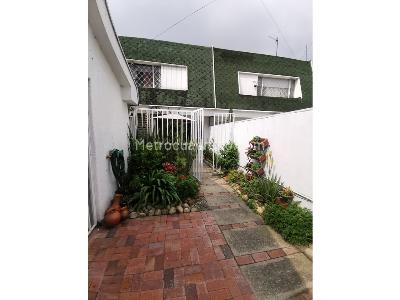 Casa en venta en Cedritos, Bogotá · foto 3 de 20